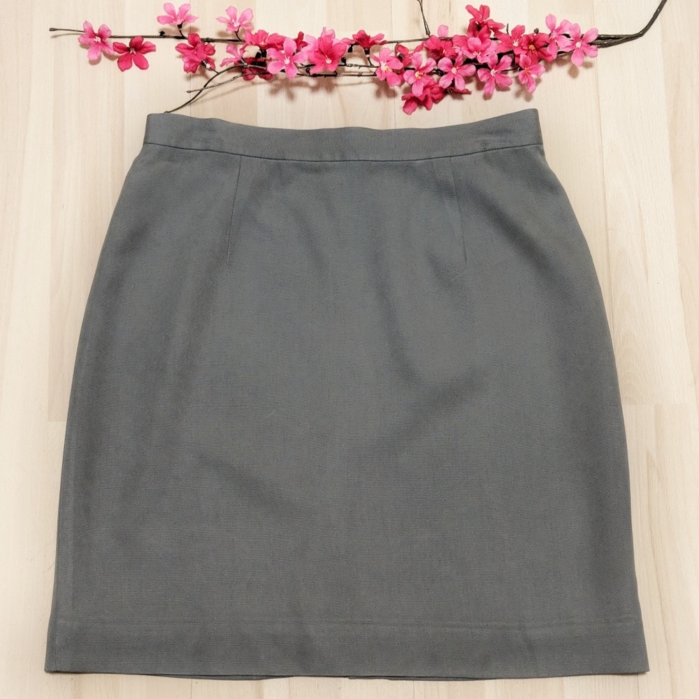 Banana Republic 100% silk grey skirt